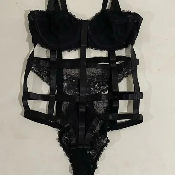 Midnight Muse Black Cutout Harness Lace Bodysuit Sz M - Picture 11 of 13